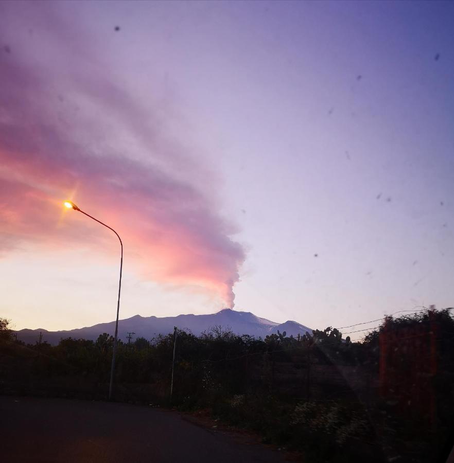 リポストCasa Donna Rosaria Tra Etna E Taorminaアパートメント エクステリア 写真